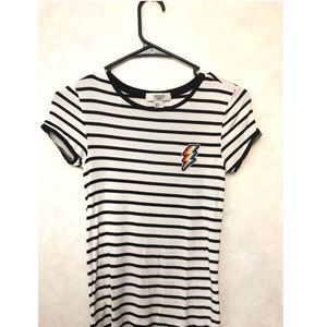 Forever 21 lightening bolt tee